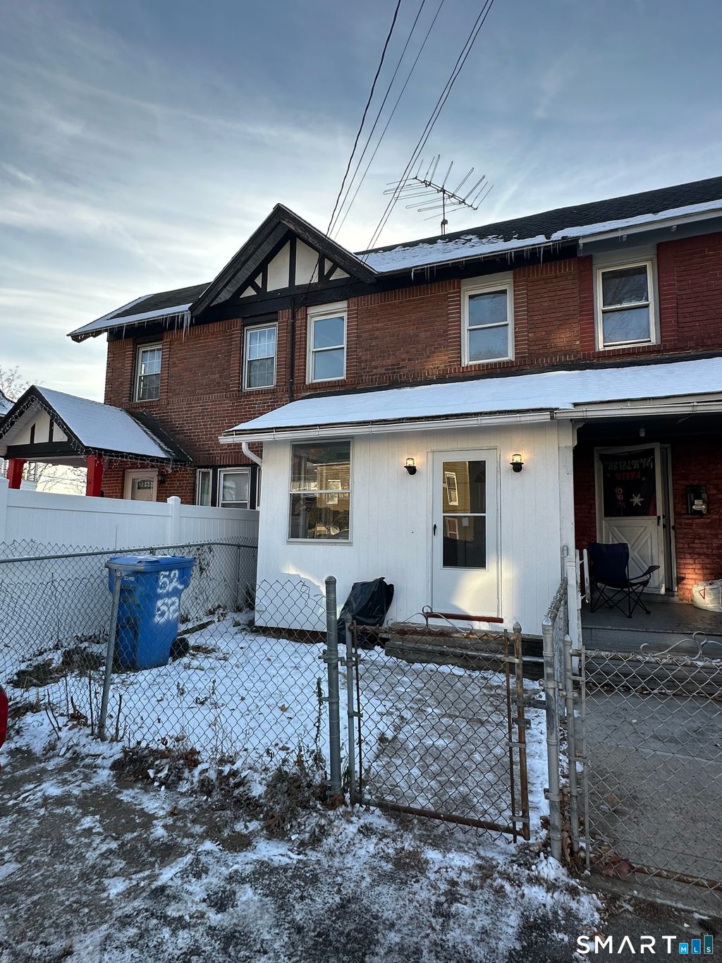 Photo of 52 Oak Street, Waterbury, CT 06704 (MLS # 24145391)