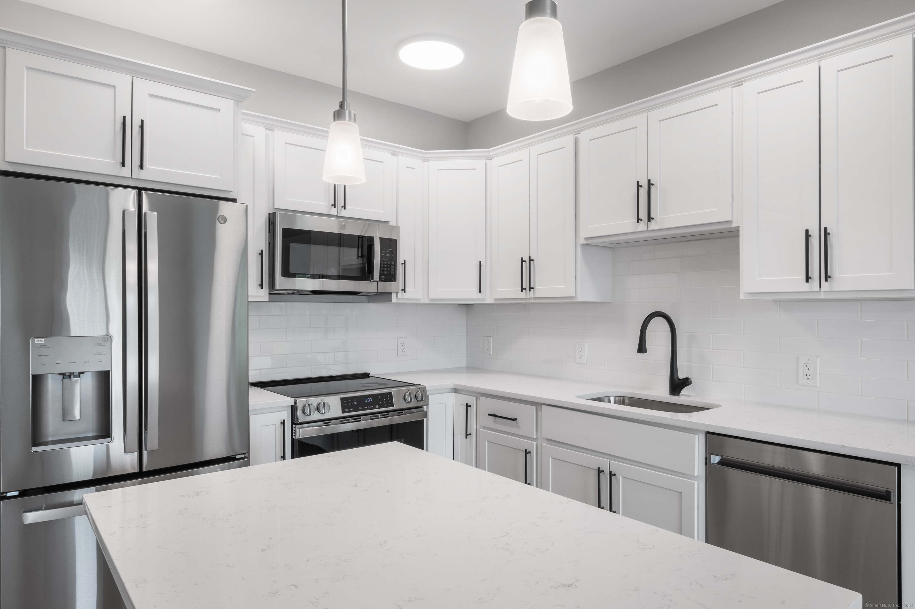 300 Harbour Close #R, New Haven, Connecticut image 2