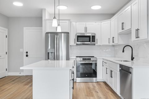 300 Harbour Close Unit R, New Haven, CT 06519 - #: 24056562