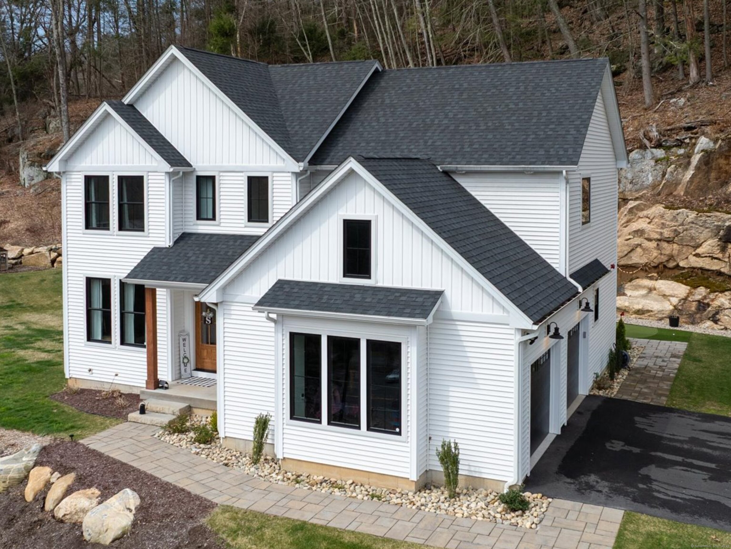 Canton Road, Burlington, Connecticut - 3 Bedrooms  
3 Bathrooms  
6 Rooms - 
