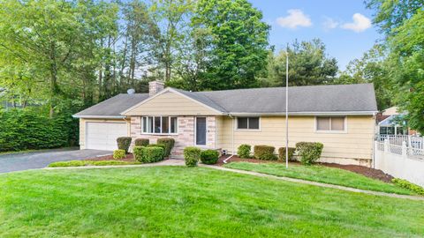 7 Lorma Avenue Trumbull CT 06611