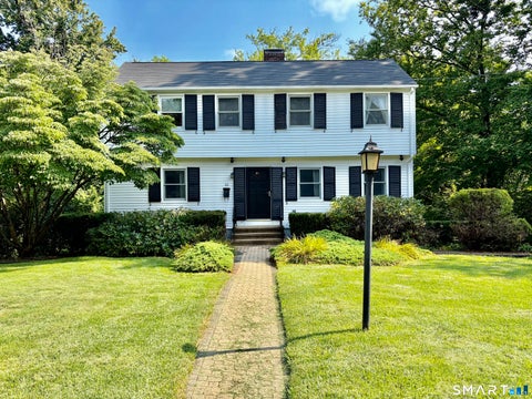 Homes For Sale - 40 Old Colony Drive<br/> Waterbury, CT 06708