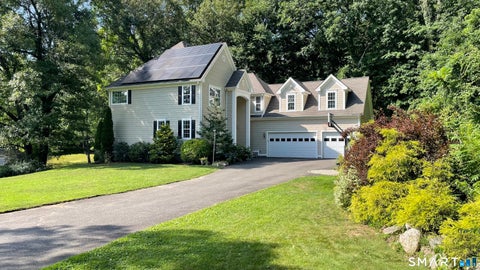 Photo of 25 Grant Drive, Avon, CT 06001 (MLS # 24206412)