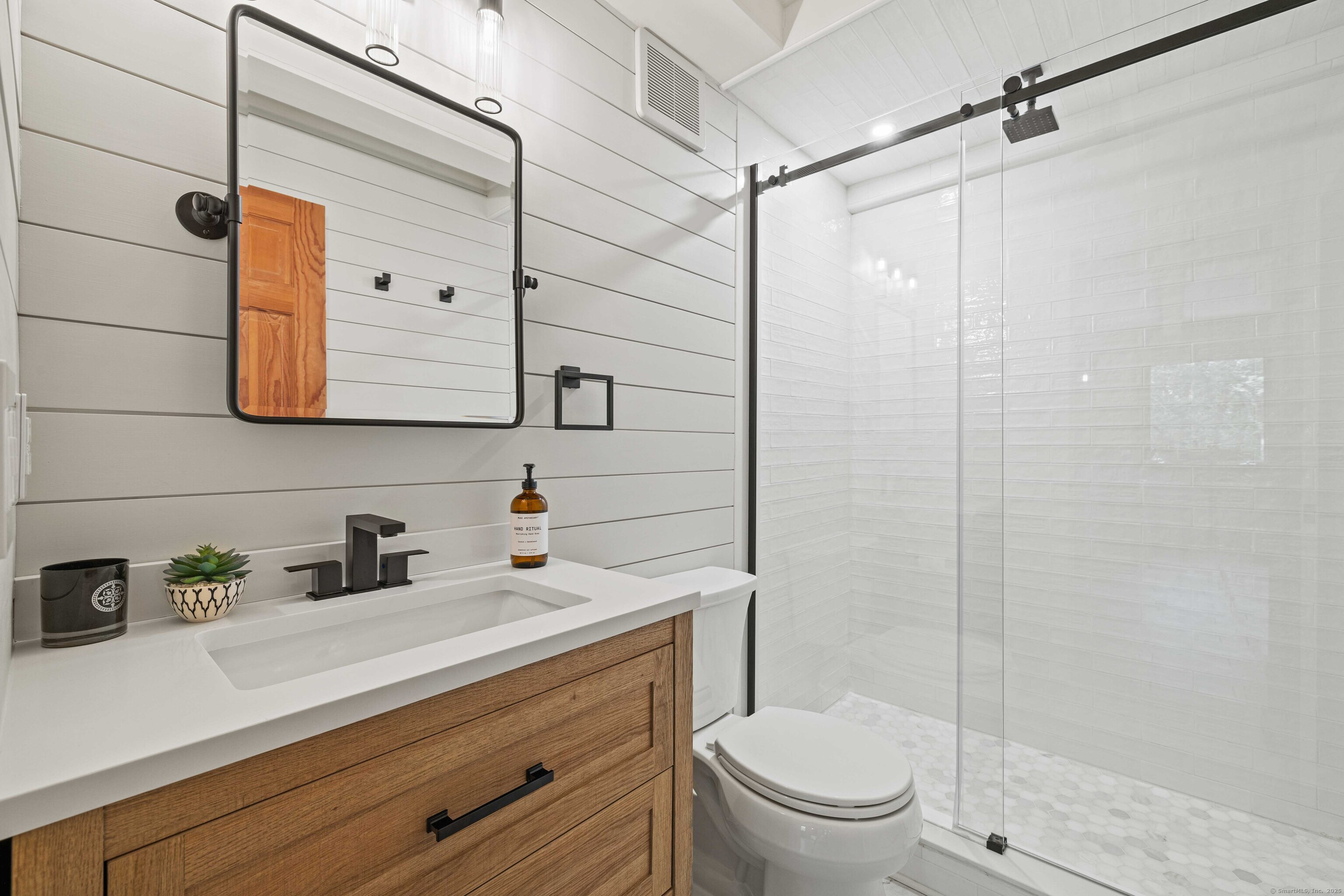 Old Saybrook, Connecticut 06475, United States, 3 Bedrooms Bedrooms, ,3 BathroomsBathrooms,Residential,Active,152747