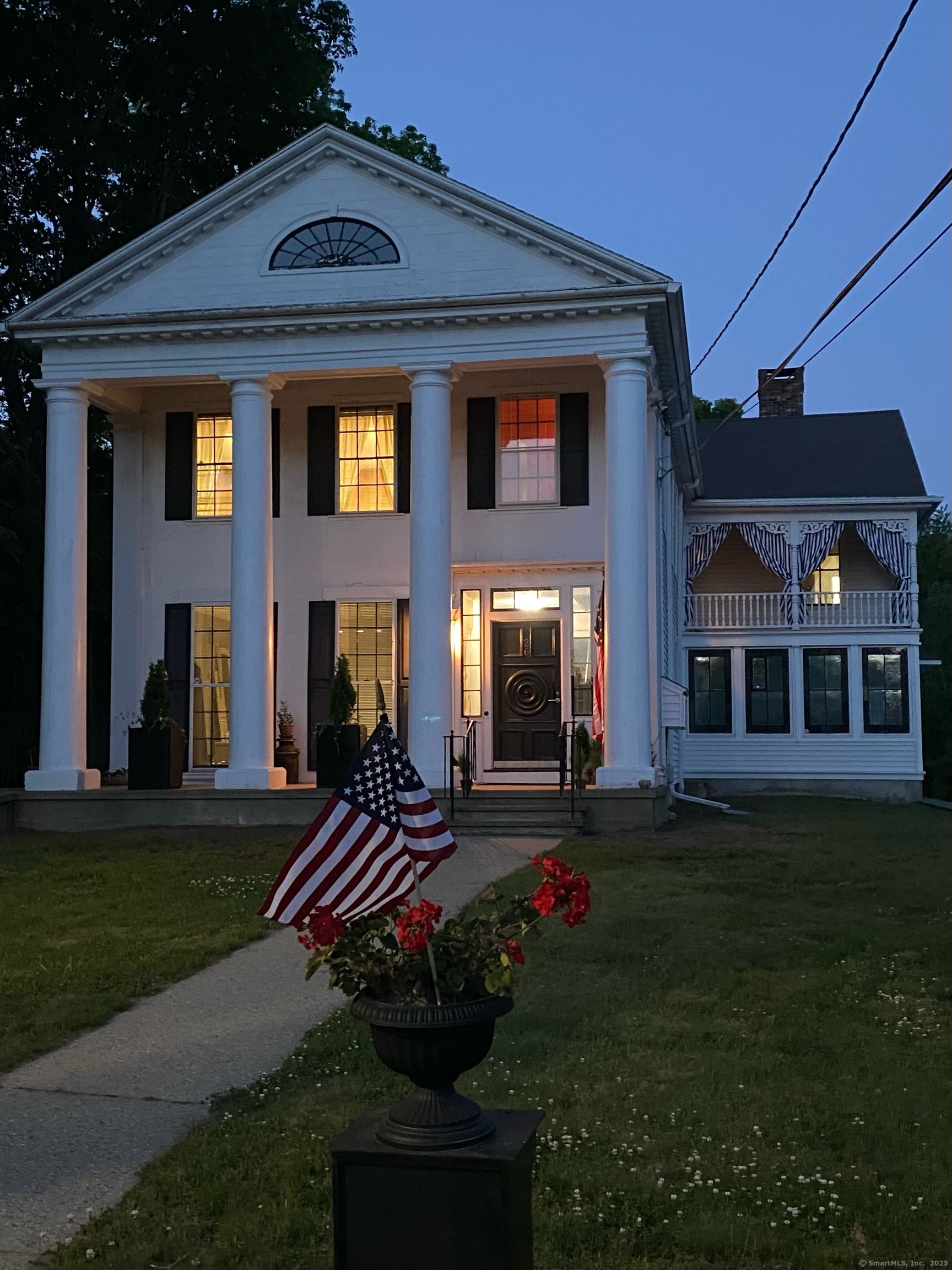 Plains Road, East Haddam, Connecticut - 3 Bedrooms  
3 Bathrooms  
3 Rooms - 