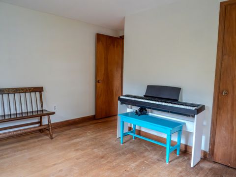 Tiny photo for 60 Simonds Avenue, Canton, CT 06019 (MLS # 24134337)