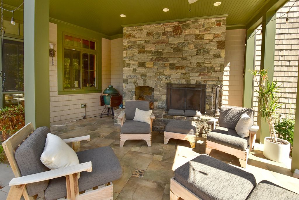 Photo of 6 Setting Sun Trail, Ellington, CT 06029 (MLS # 24142093)