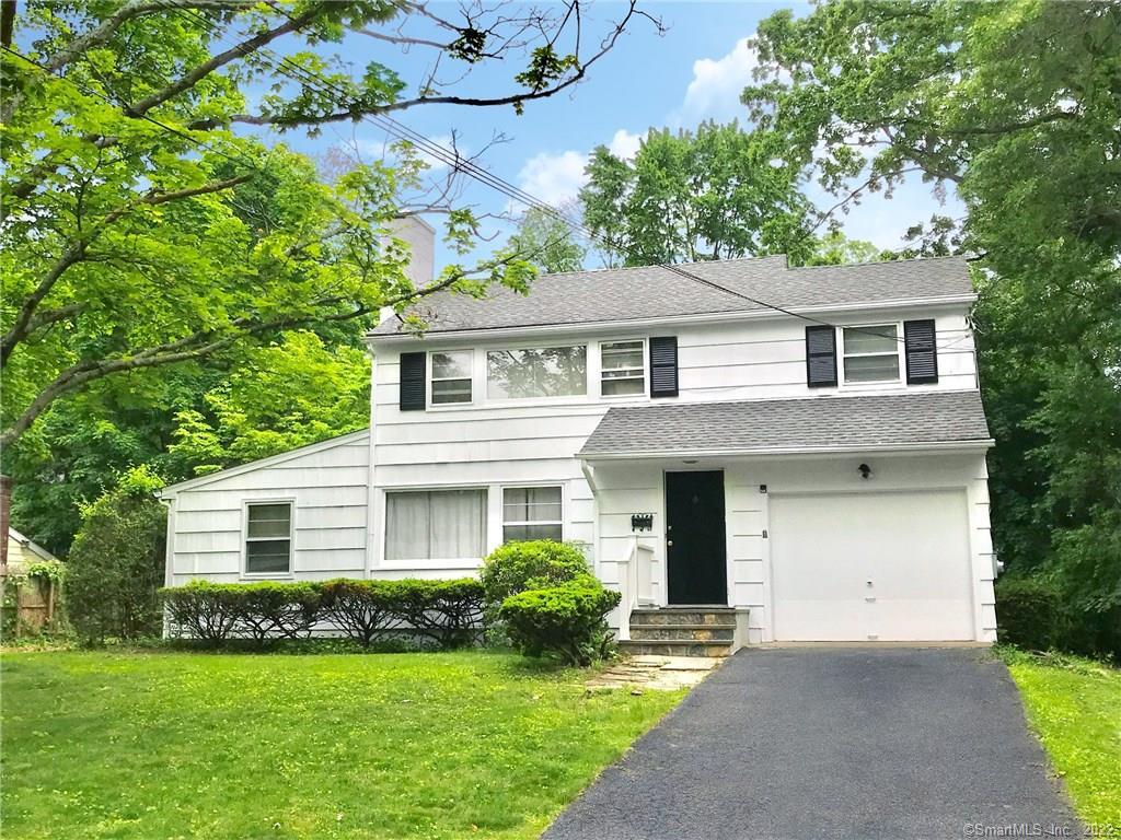 Photo 1 of 32 Phillips Lane, Darien, Connecticut, $635,000, Web #: 170092371