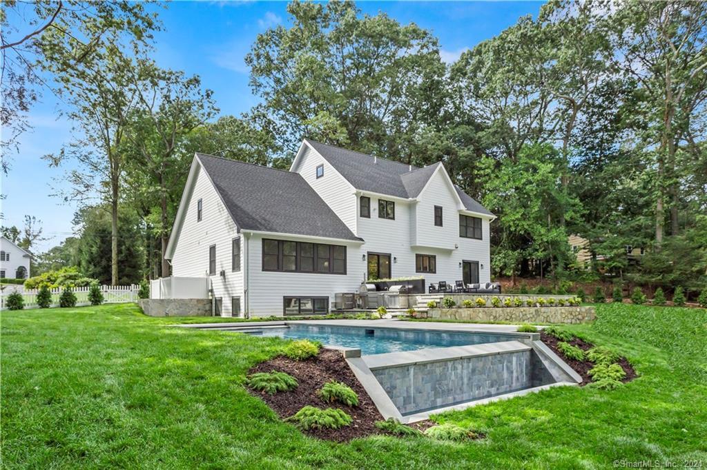 Property for Sale at 32 Highland Road, Westport, Connecticut - Bedrooms: 6 
Bathrooms: 7 
Rooms: 14  - $3,450,000
