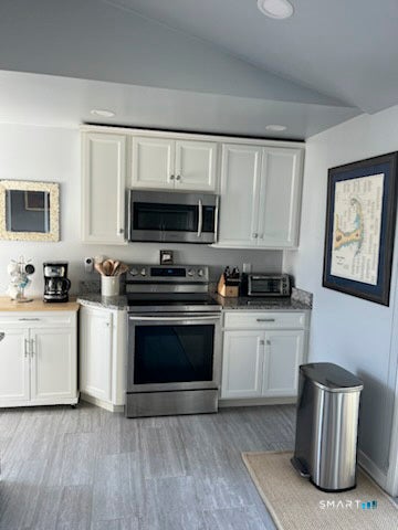 Tiny photo for 175 Fifth Avenue, Stratford, CT 06615 (MLS # 24216041)