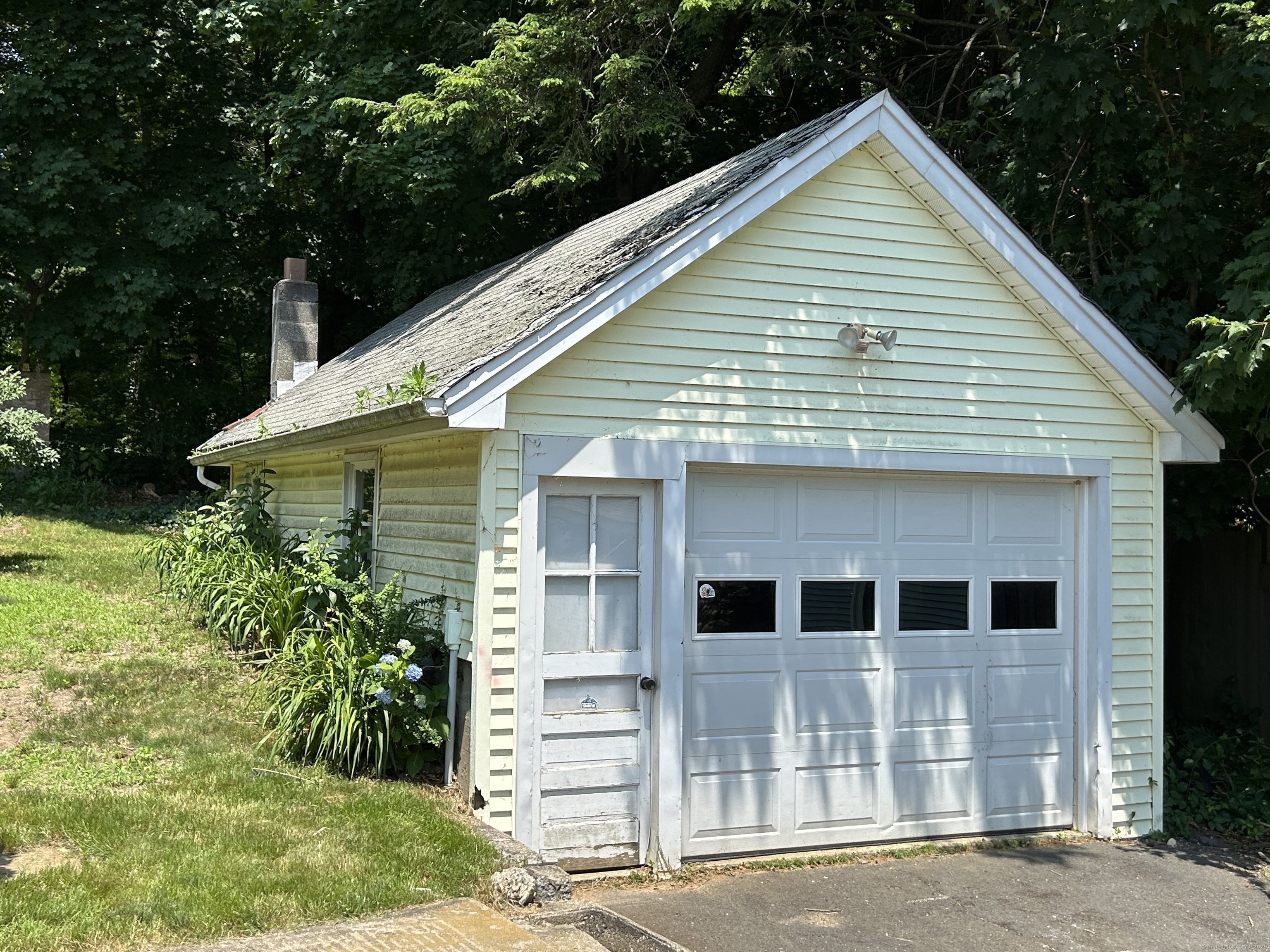 27 Donovan Court, Bristol, Connecticut image 2