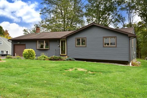 Photo of 95 Arnold Drive, East Hartford, CT 06108 (MLS # 24133786)
