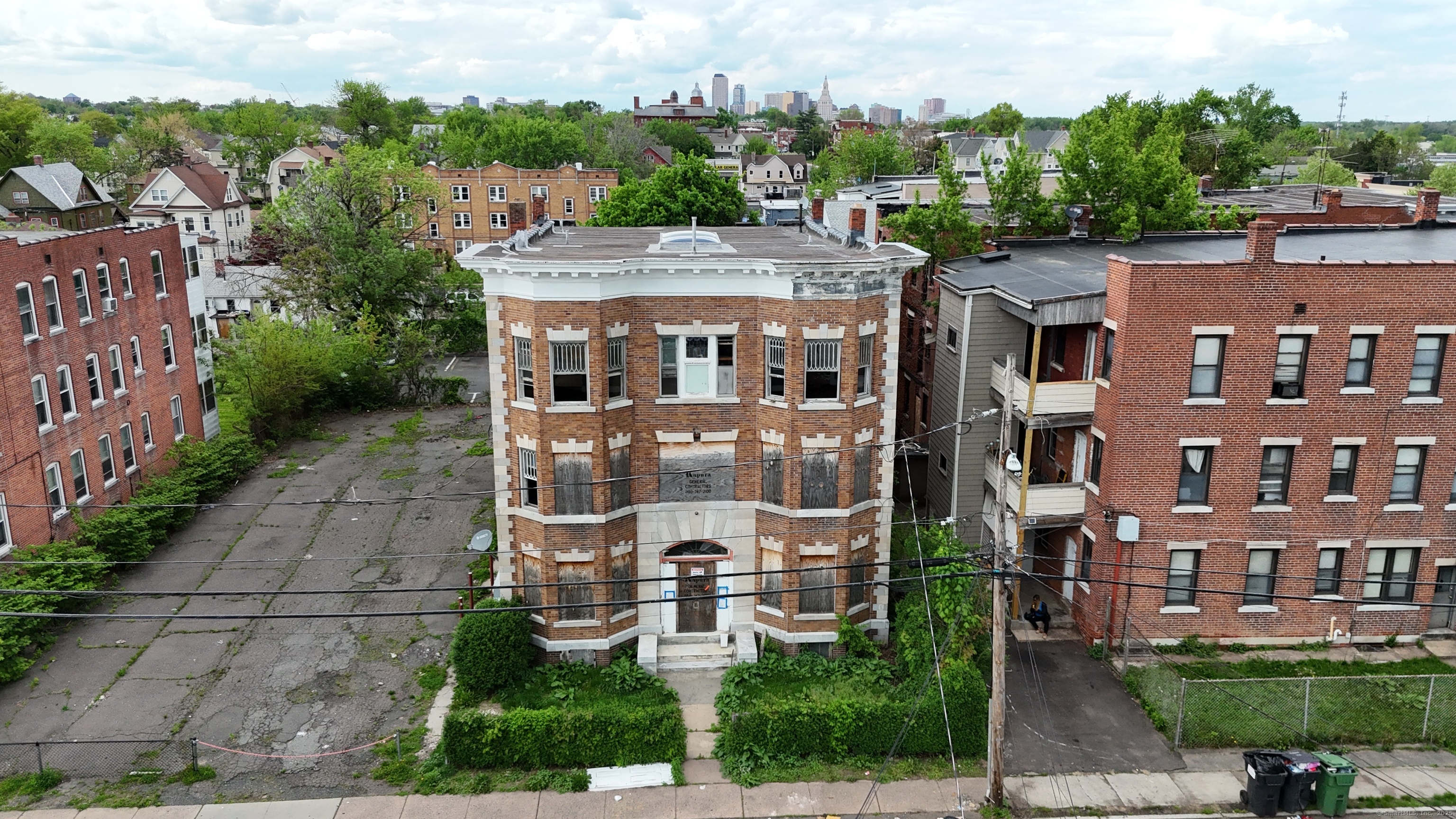 Property for Sale at South Street, Hartford, Connecticut - Bedrooms: 13 
Bathrooms: 12 
Rooms: 37  - $480,000