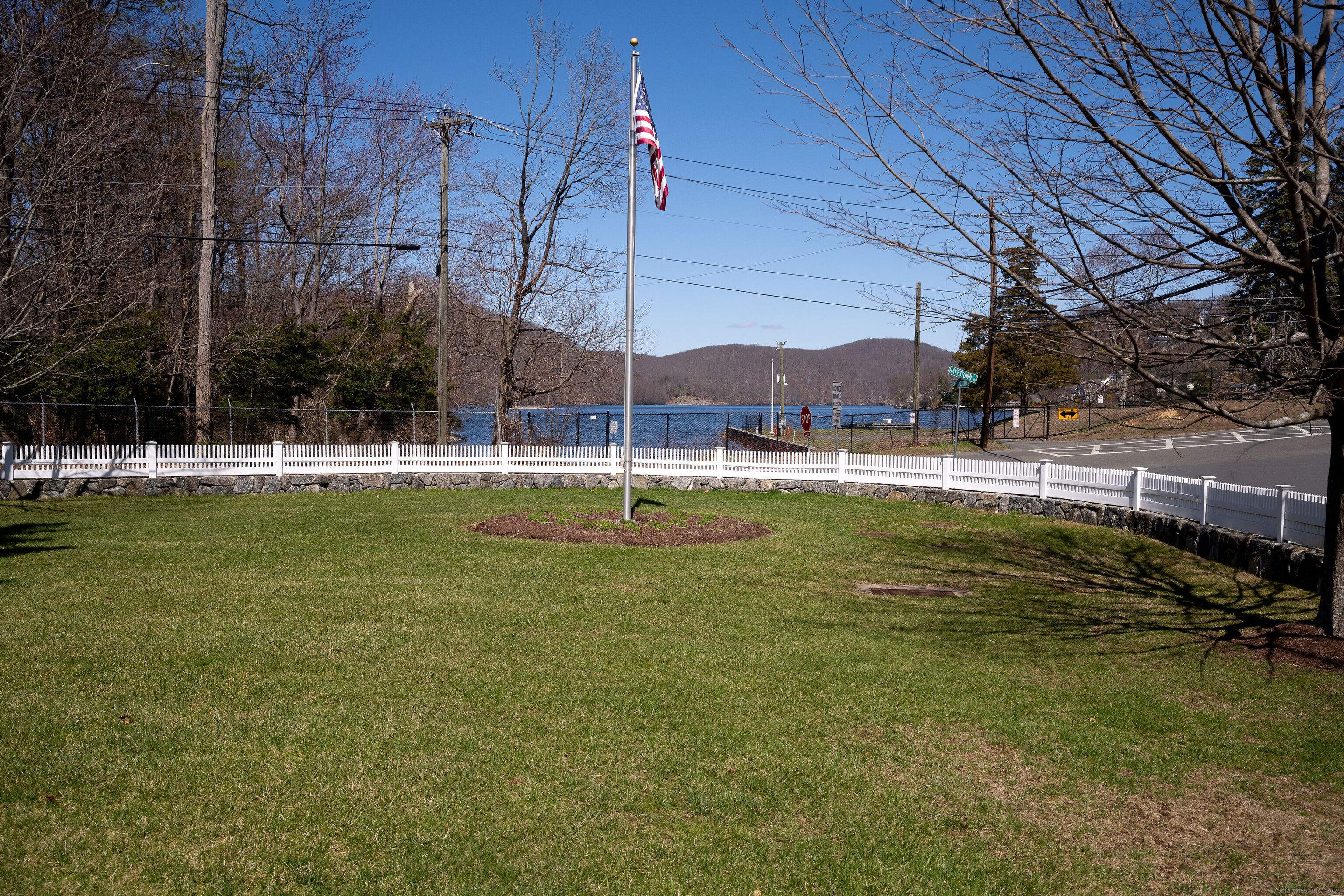 48 E Hayestown Road #APT 204, Danbury, Connecticut image 2