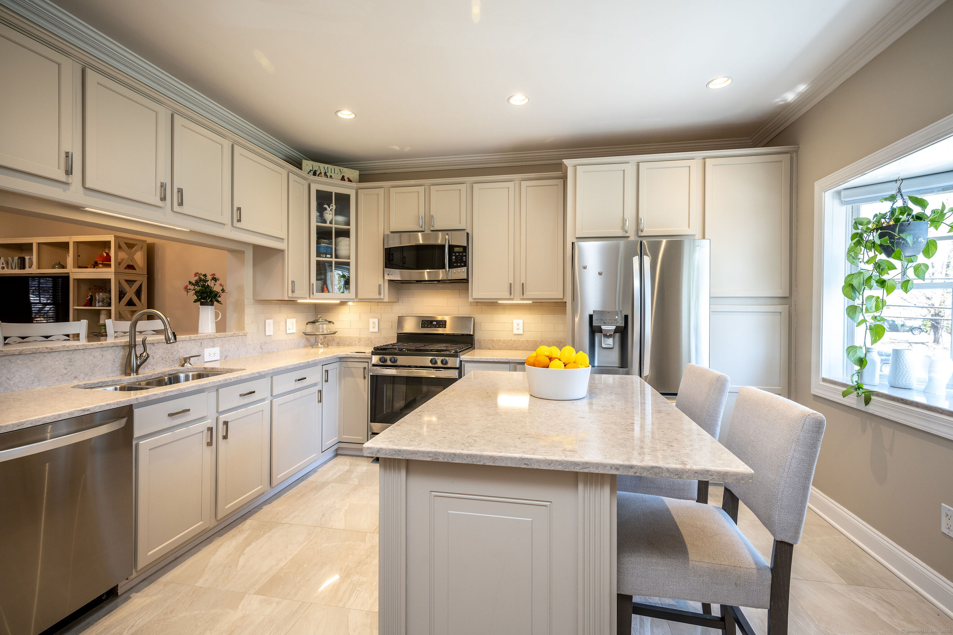 48 E Hayestown Road #APT 204, Danbury, Connecticut image 5