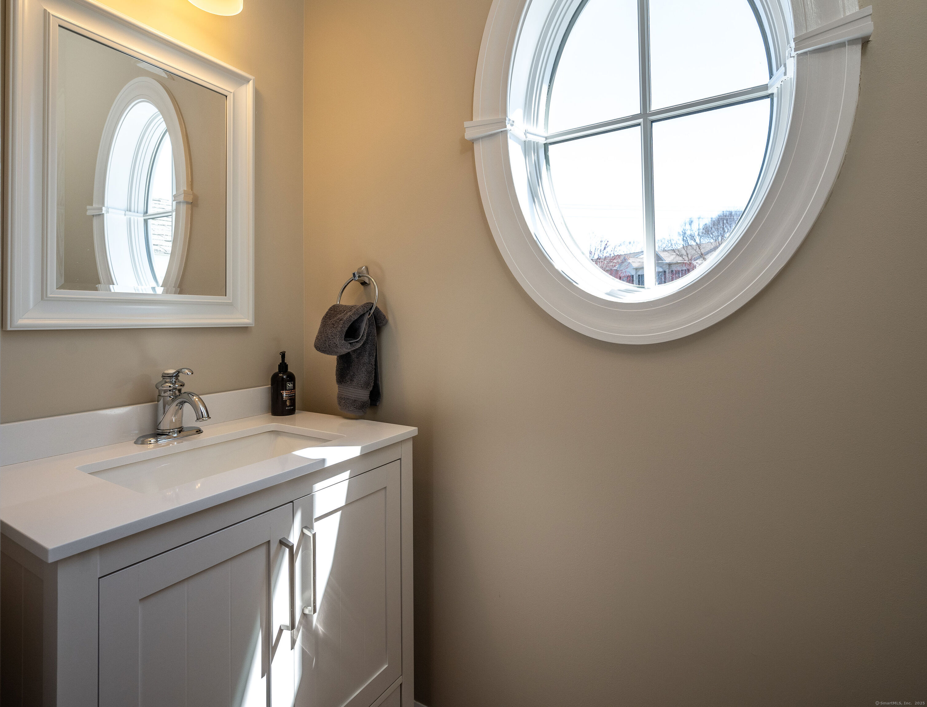 48 E Hayestown Road #APT 204, Danbury, Connecticut image 9