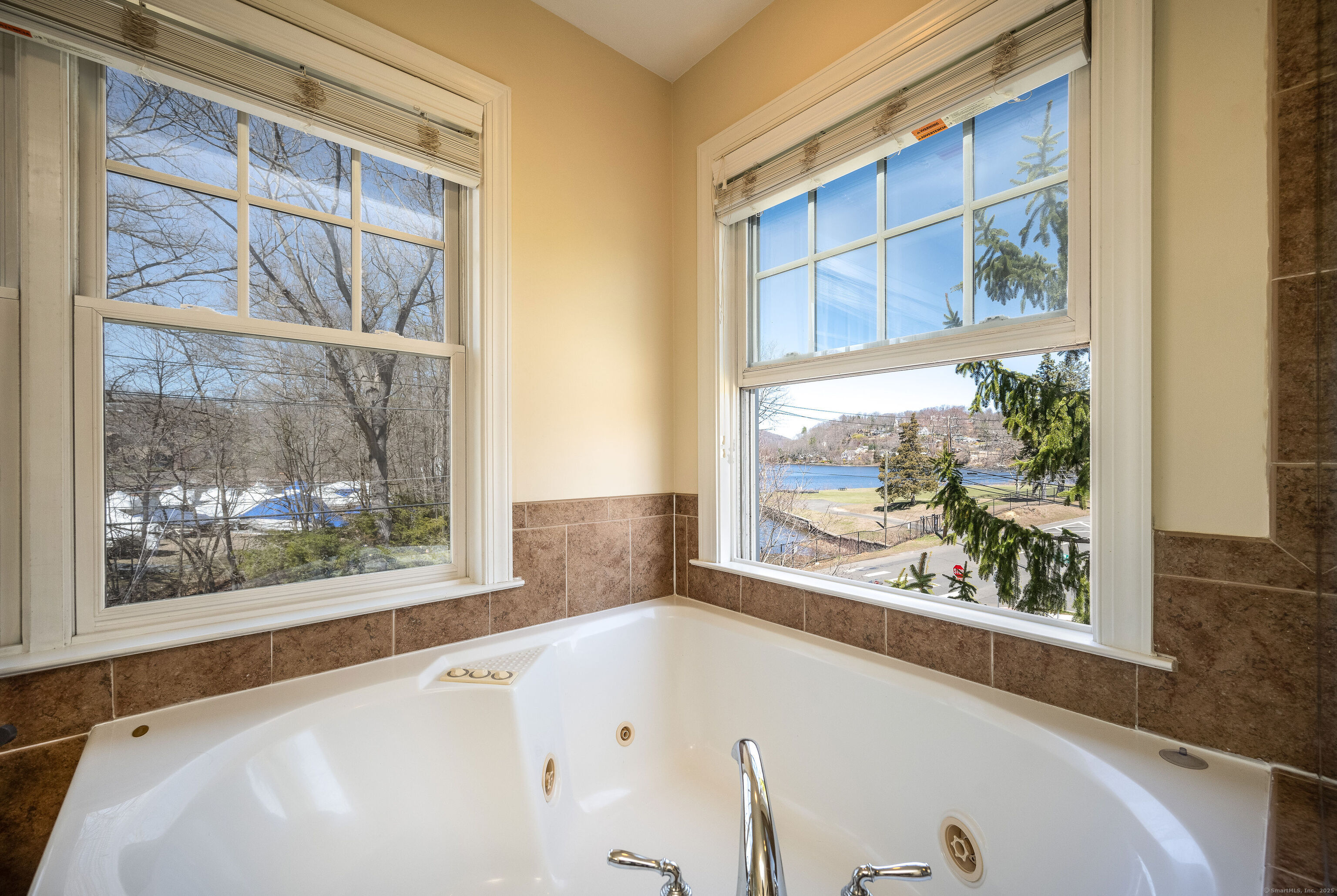 48 E Hayestown Road #APT 204, Danbury, Connecticut image 14