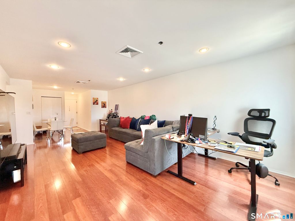 Photo of 1633 Washington Boulevard #4D, Stamford, CT 06902 (MLS # 24166450)