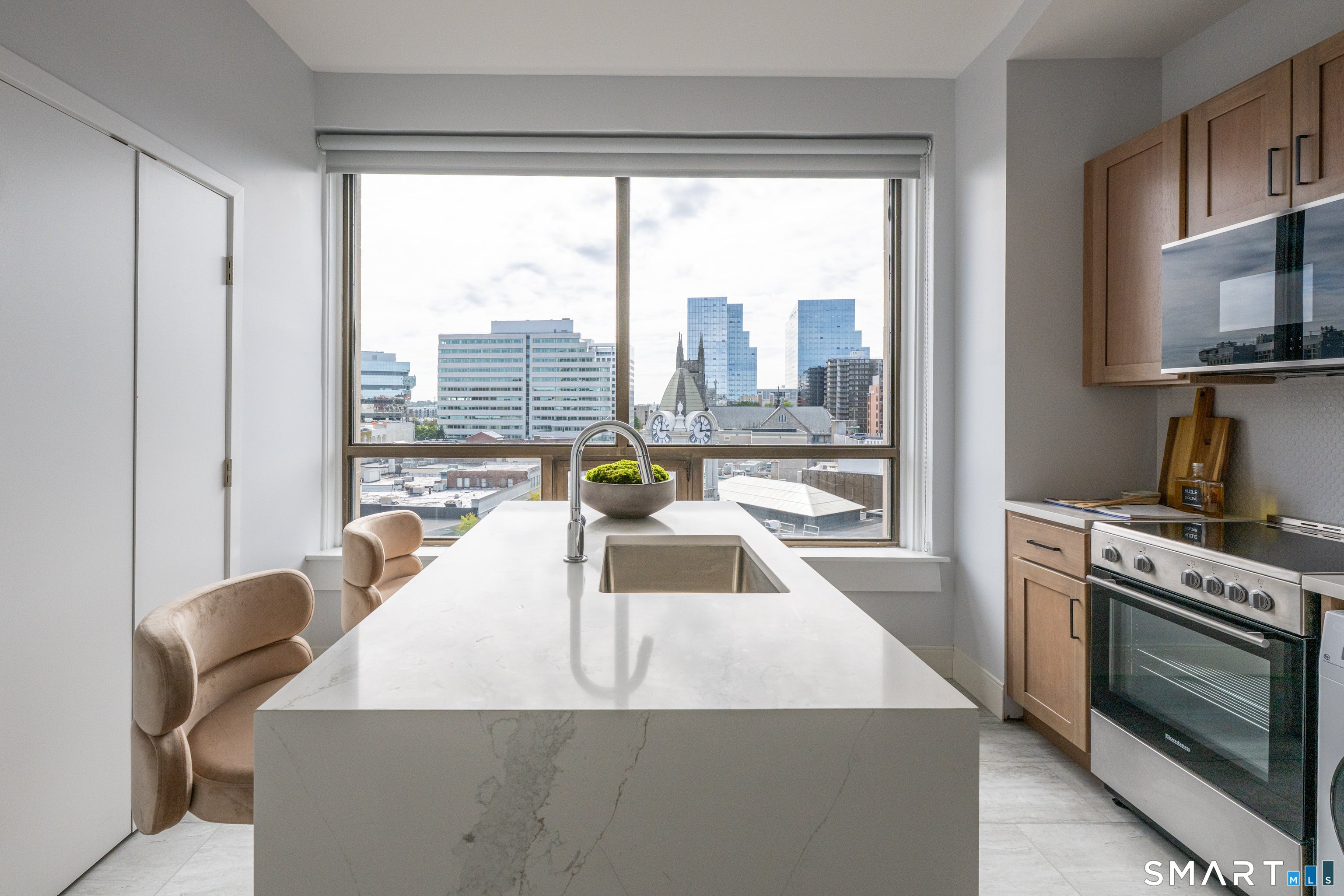 400 Main Street 803