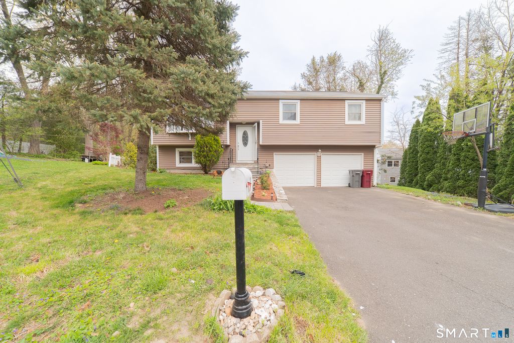 Photo of 23 W Hill Terrace, Naugatuck, CT 06770 (MLS # 24169343)