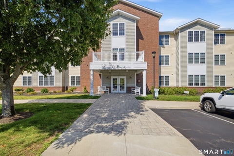 Condo For Sale - 2590 Gold Star Highway #111<br/> New London County, Groton, CT 06355