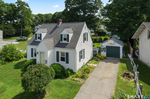 16 Lynde Street Old Saybrook CT 06475