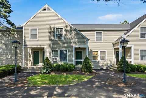 Condo For Sale - 10-14 E Franklin Street #A2<br/> Danbury, CT 06810
