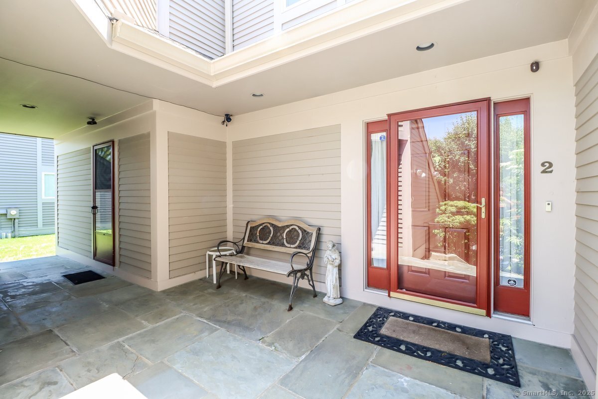 230 New Canaan Avenue APT 2