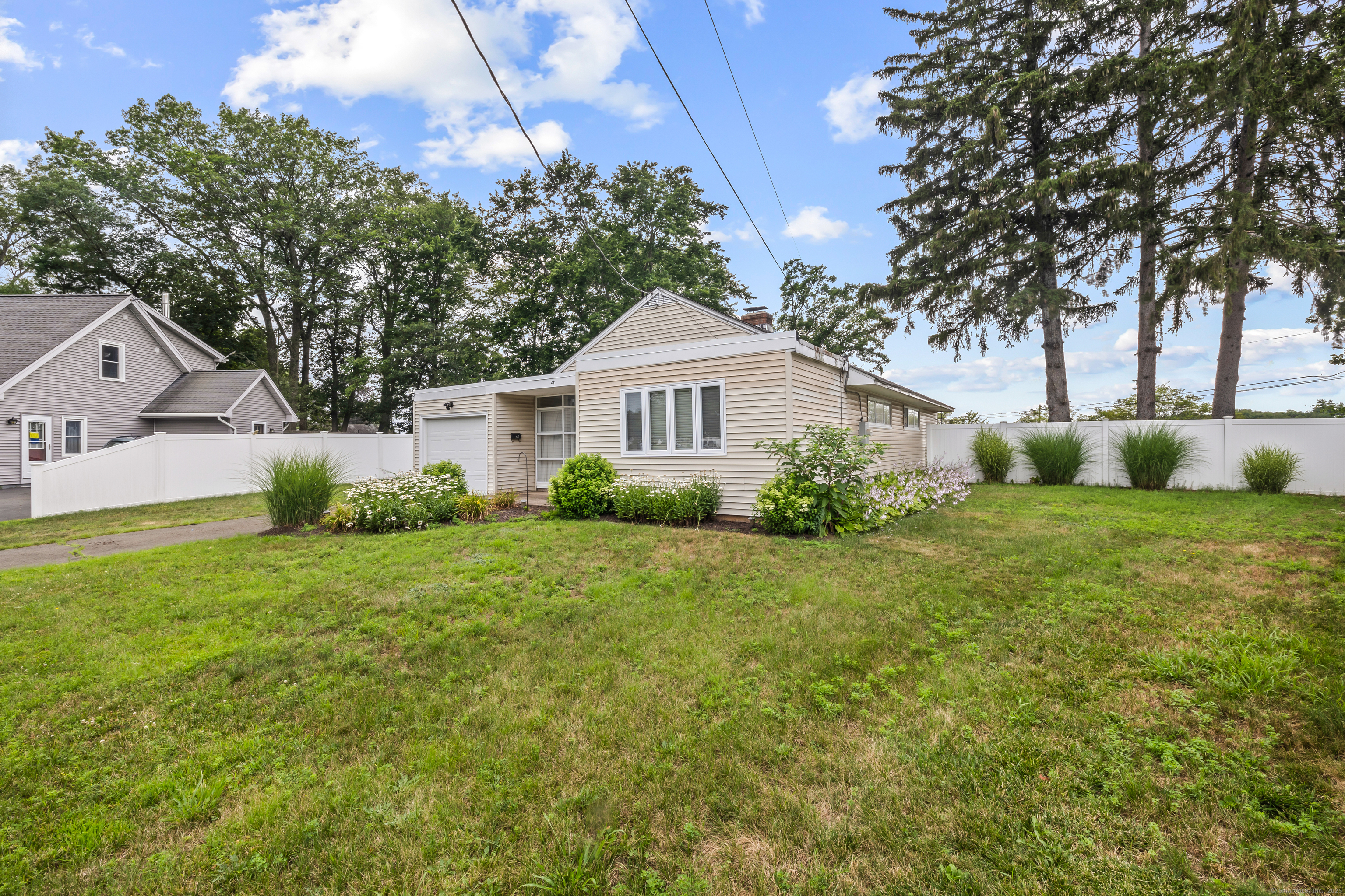 24 Manor Circle