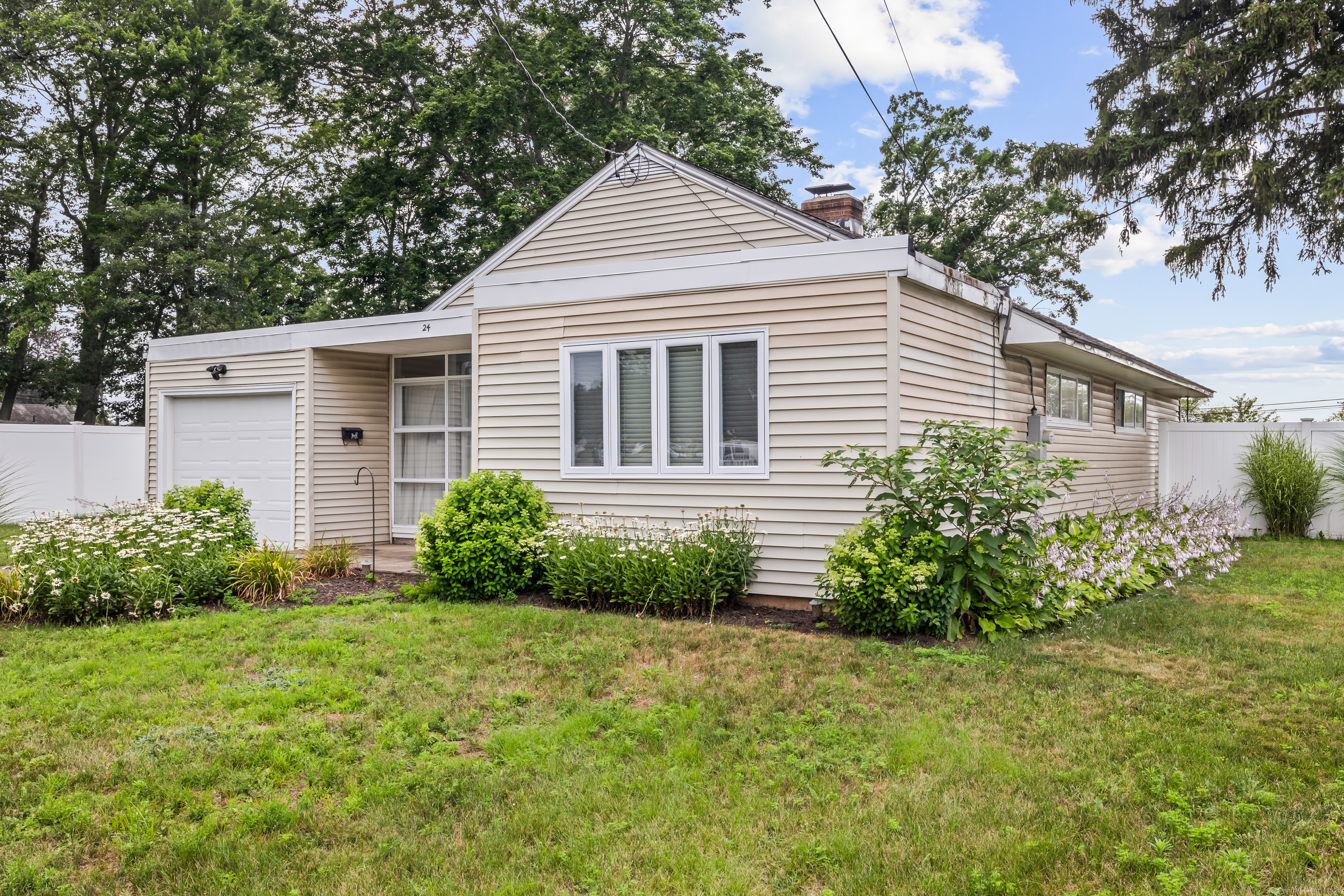24 Manor Circle