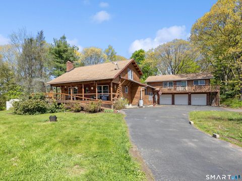 Photo of 622 Chestnut Ridge Road, Orange, CT 06477 (MLS # 24173262)