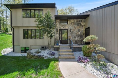 Photo of 26 Hampton Drive, Manchester, CT 06040 (MLS # 24172657)