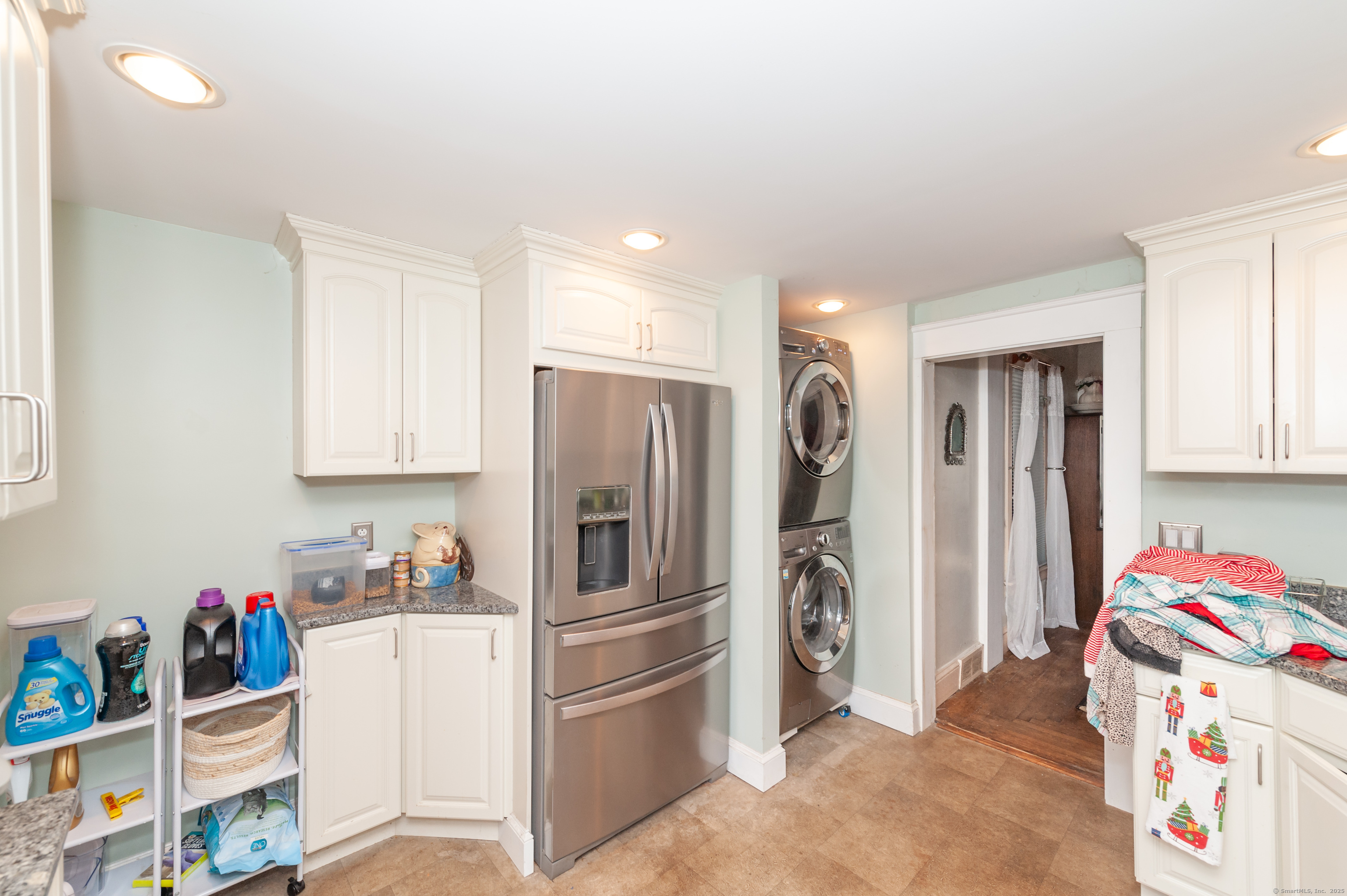 563 Raymond Hill Road, Montville, Connecticut image 9