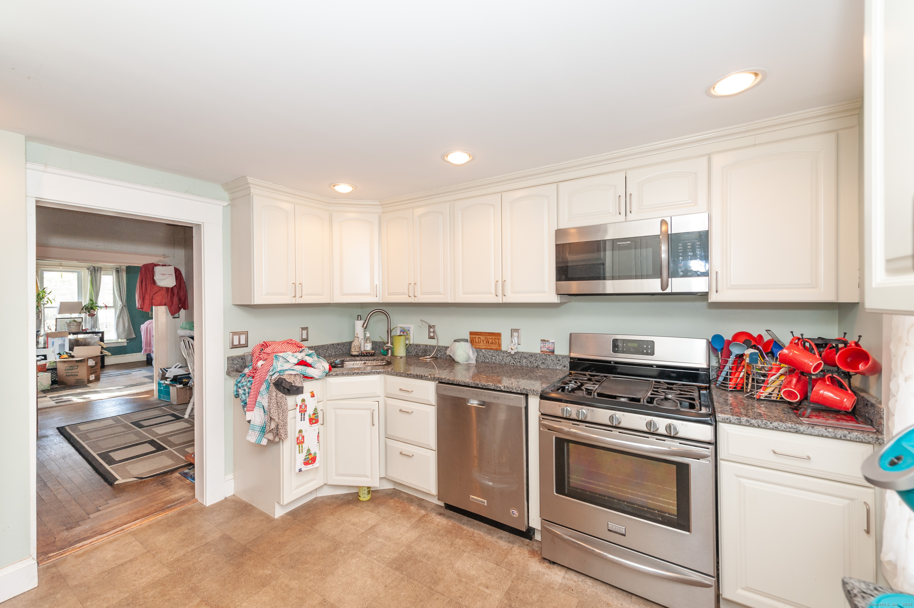 563 Raymond Hill Road, Montville, Connecticut image 6