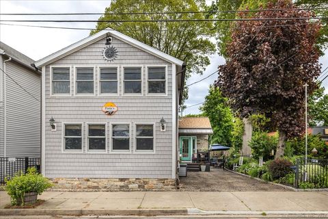 Photo of 311 Captain Thomas Boulevard, West Haven, CT 06516 (MLS # 24123528)
