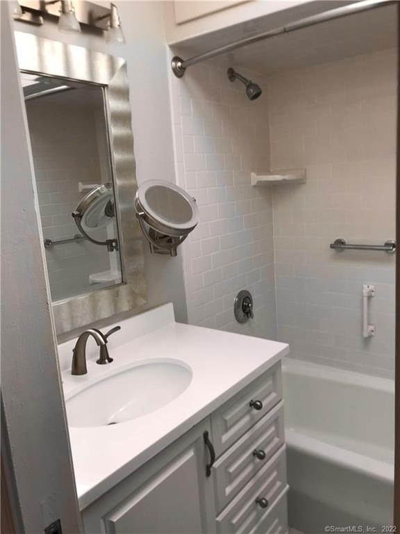 Stonington, Connecticut 06378, United States, 1 Bedroom Bedrooms, ,1 BathroomBathrooms,Residential,Active,166136
