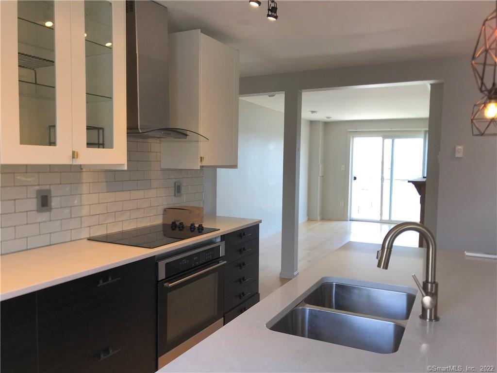 Stonington, Connecticut 06378, United States, 1 Bedroom Bedrooms, ,1 BathroomBathrooms,Residential,Active,166136