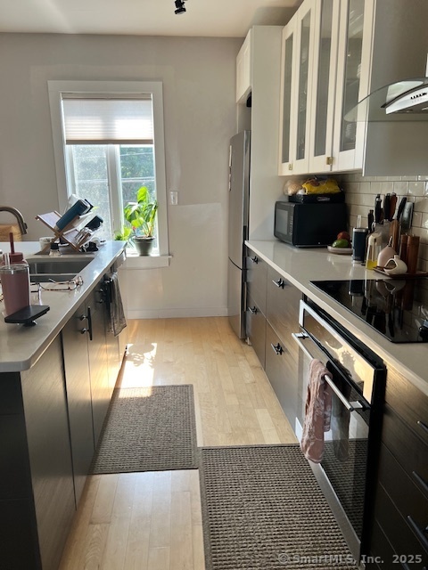 Stonington, Connecticut 06378, United States, 1 Bedroom Bedrooms, ,1 BathroomBathrooms,Residential,Active,166136