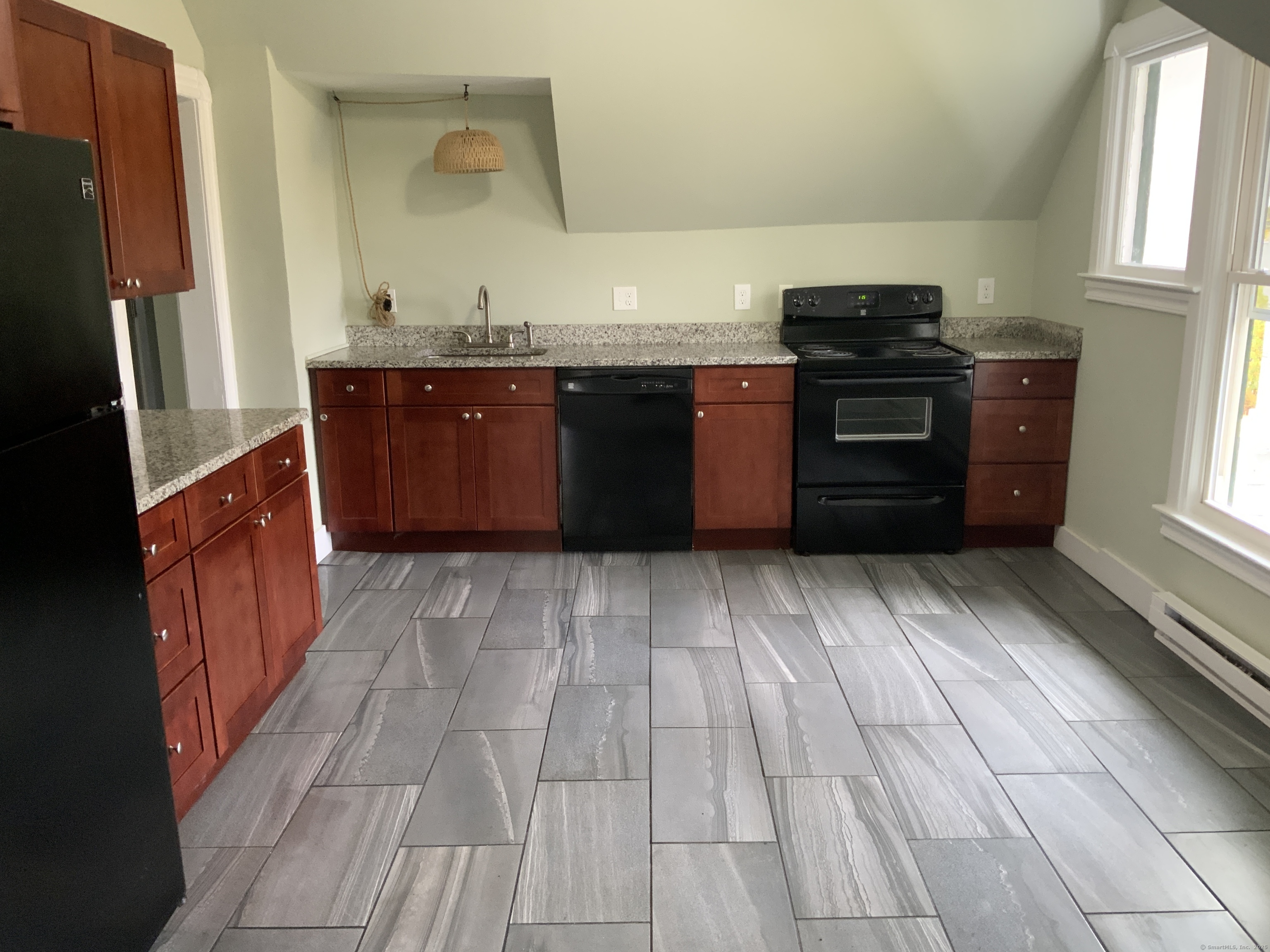 Norwich, Connecticut 06360, United States, 2 Bedrooms Bedrooms, ,1 BathroomBathrooms,Residential,Active,237773