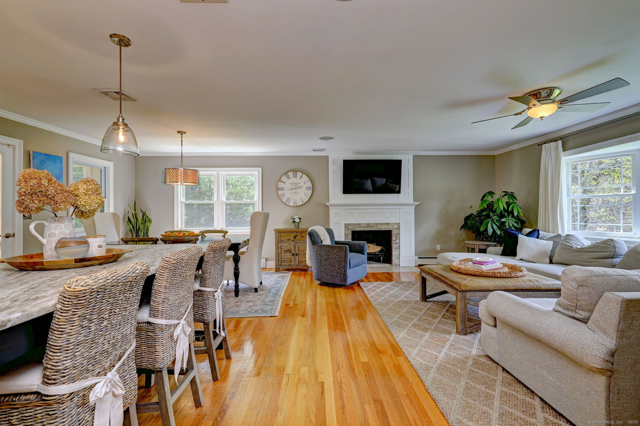 664 South Greenbrier Drive