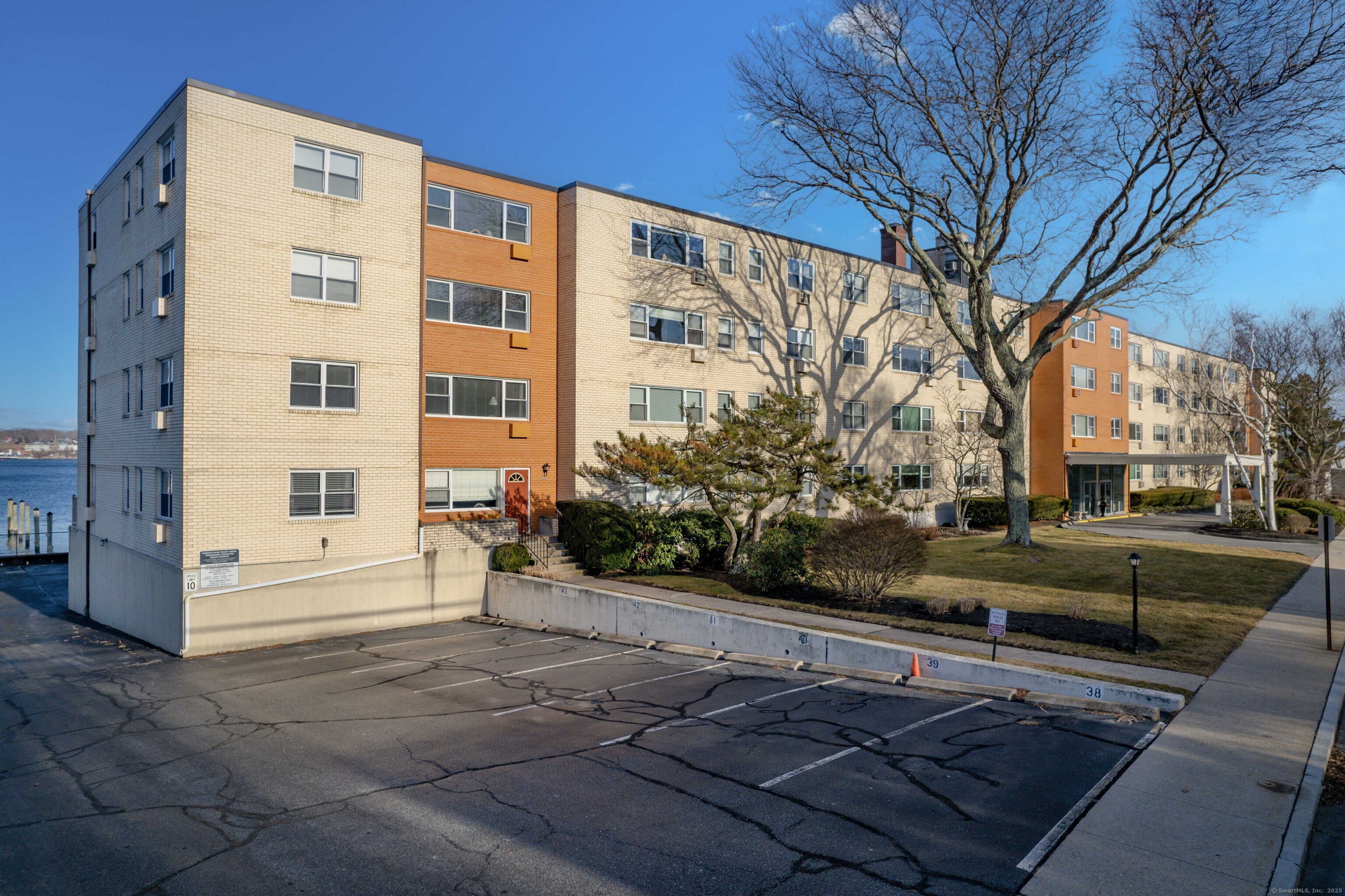 292 Pequot Avenue 4L