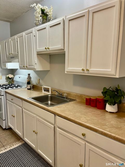 Tiny photo for 2062 Main Street #B2, Hartford, CT 06120 (MLS # 24168834)