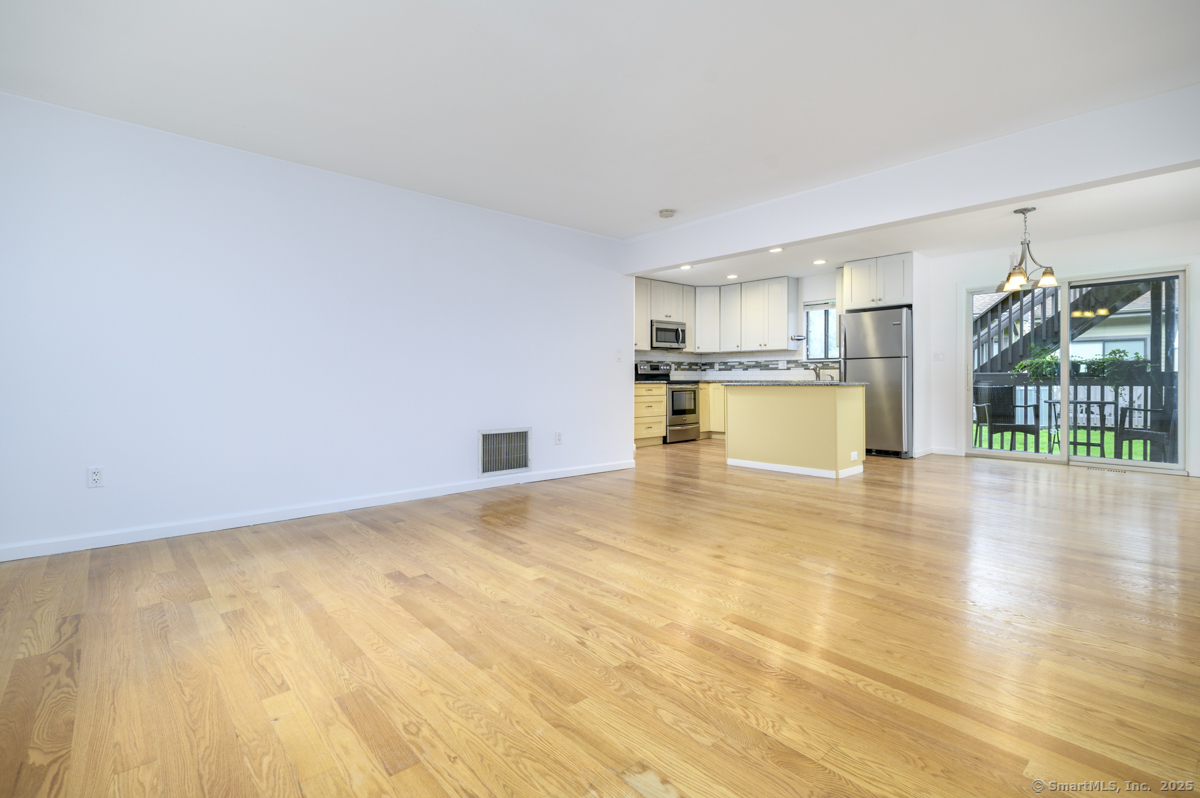 2289 Bedford Street G11