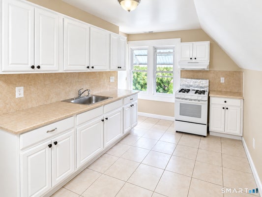 55 BRONX AVE FL 3, BRIDGEPORT, CT 06606 - Image aac627013f30bda2c4fe6ab77bd5bb79/1752973704