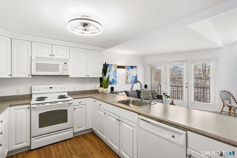 Tiny photo for 3250 Fairfield Avenue #APT 302, Bridgeport, CT 06605 (MLS # 24145480)