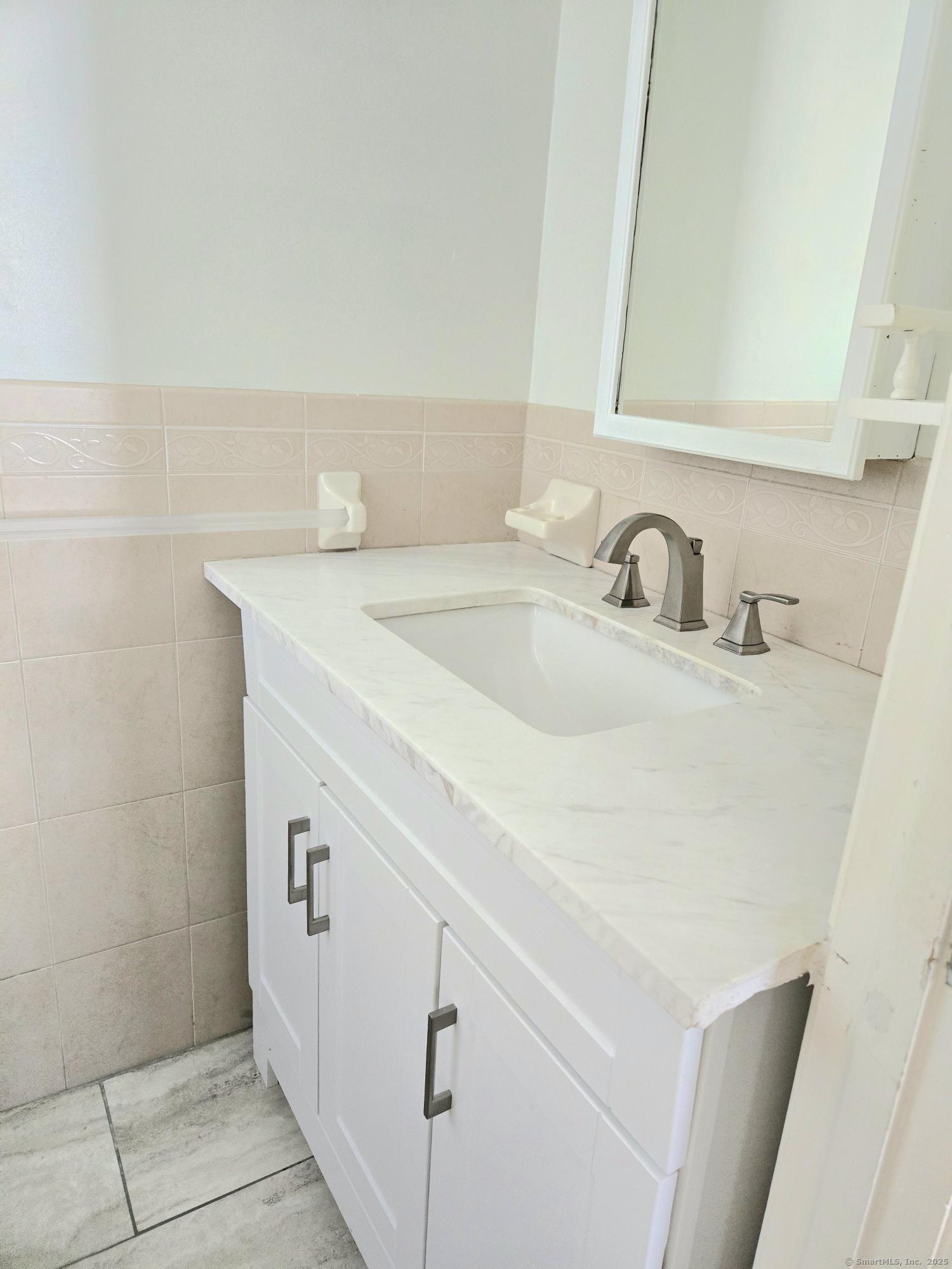 255 New Britain Avenue, Newington, Connecticut image 15