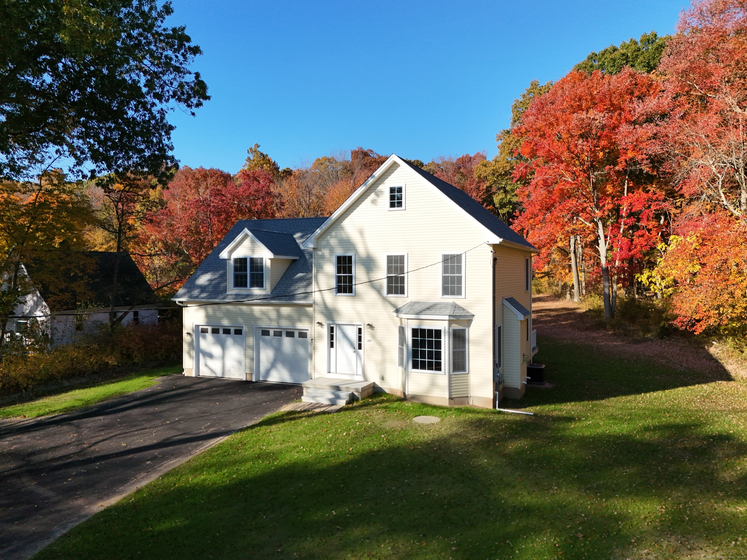 207 Crystal Lake Road, Middletown, Connecticut image 2