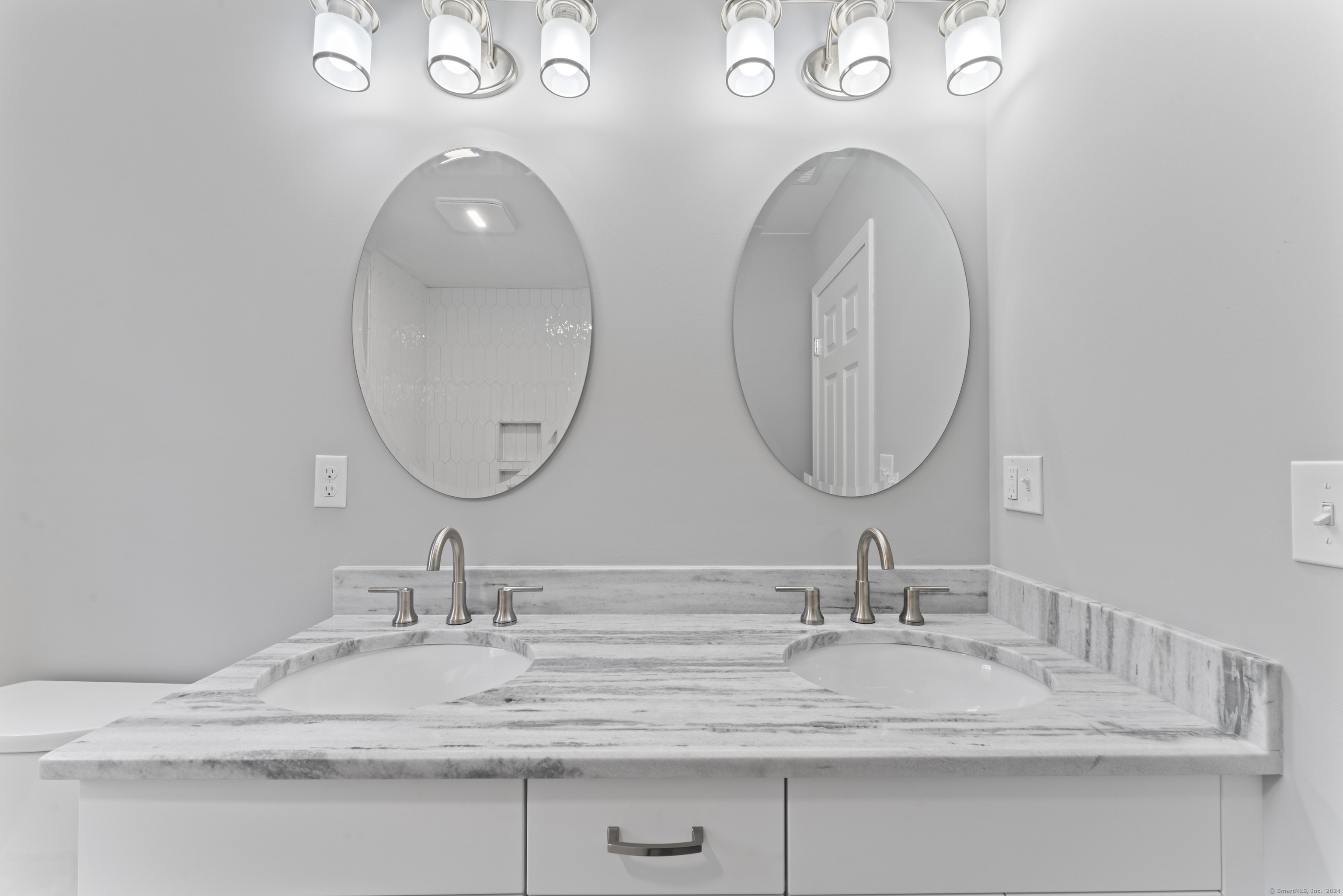 207 Crystal Lake Road, Middletown, Connecticut image 32