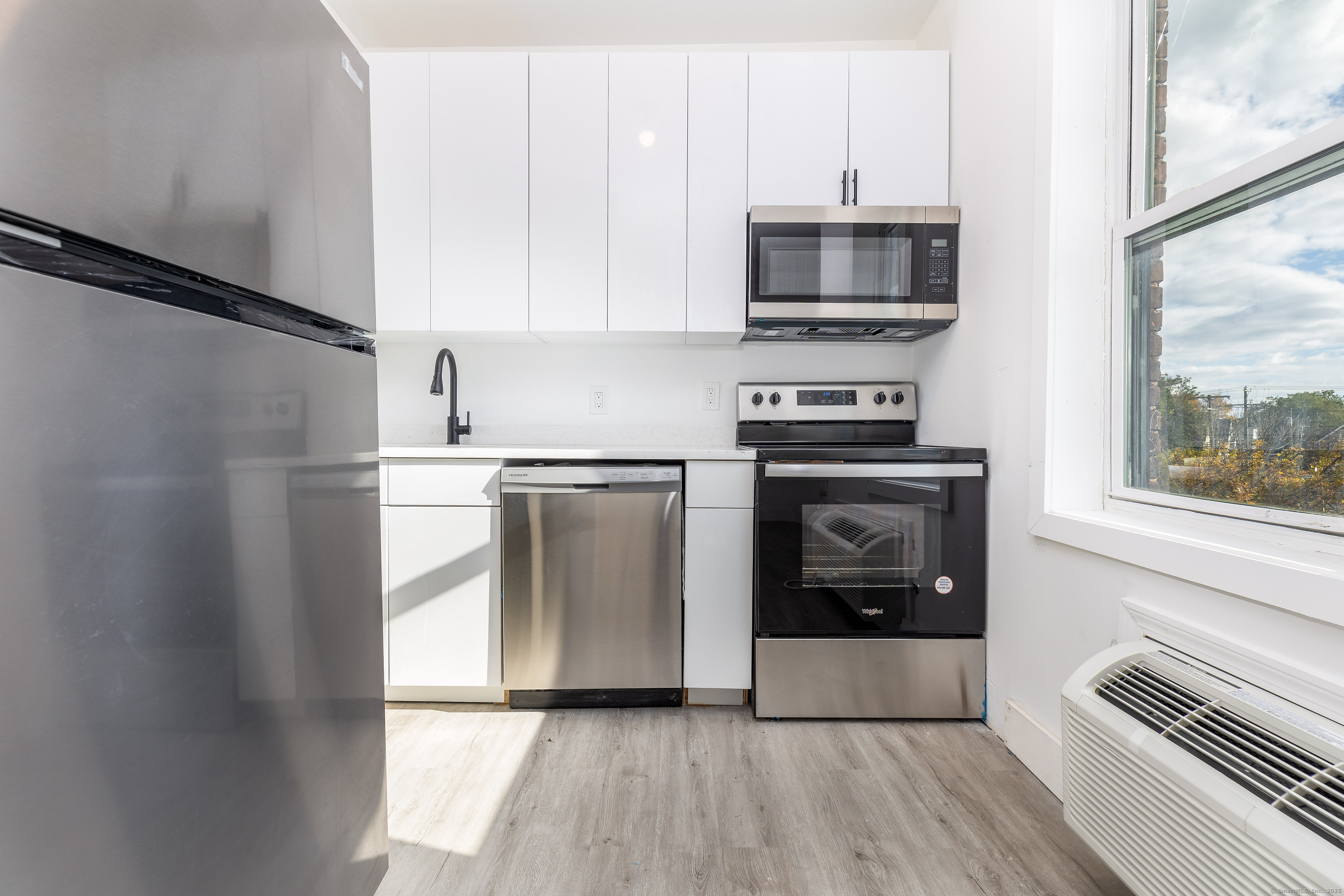 Rental Property at Main Street 404, East Hartford, Connecticut - Bathrooms: 1 
Rooms: 3  - $1,300 MO.