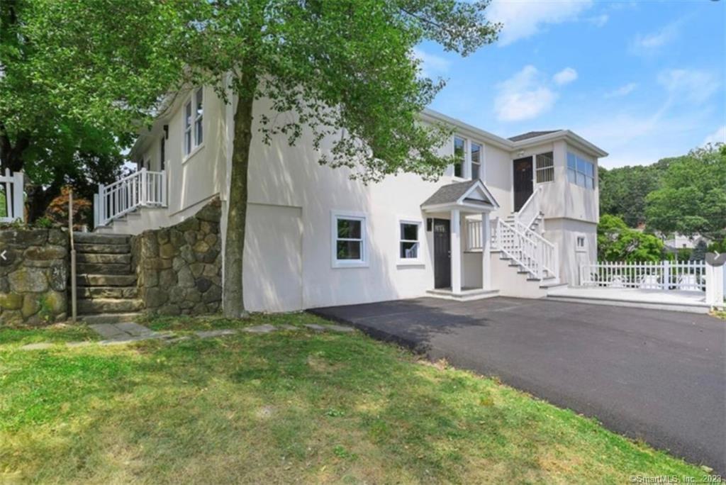 Property for Sale at 3 Hill Street, New Canaan, Connecticut - Bedrooms: 7 
Bathrooms: 3 
Rooms: 13  - $1,299,000